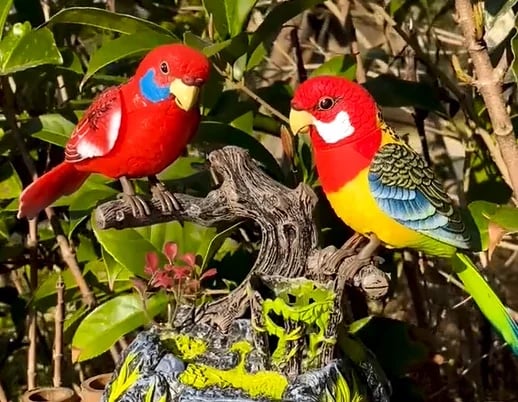 Elektryczne, sterowane bateryjnie papugi głosowe🦜