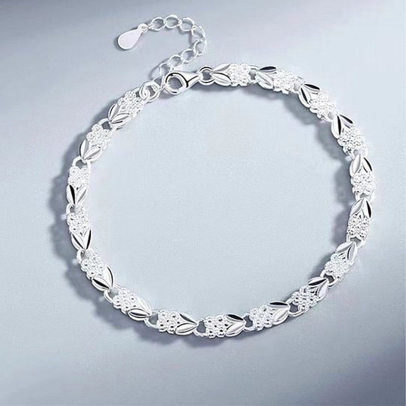 Elegant Sparkling Lucky Clover Bracelet