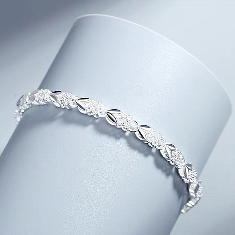 Elegant Sparkling Lucky Clover Bracelet